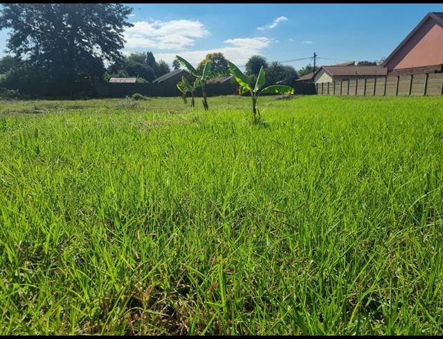 1,060M² VACANT LAND FOR SALE IN FALCON RIDGE